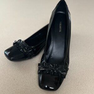 Vigotti black patent demi heel pumps.  Size 9N.